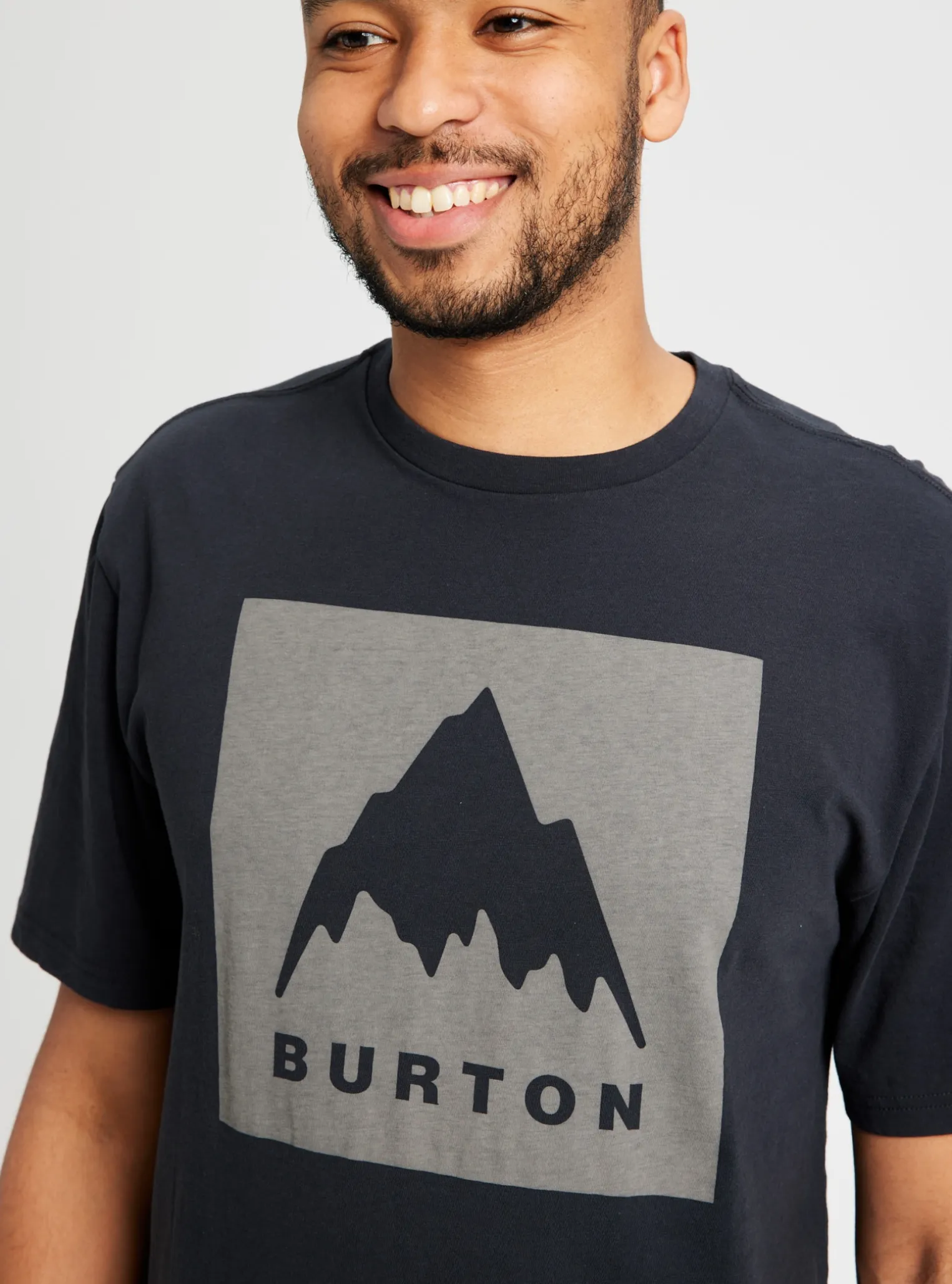 burton_classic_mountain_h_6-1.webp Burton Classic Mountain High Short Sleeve T-Shirt