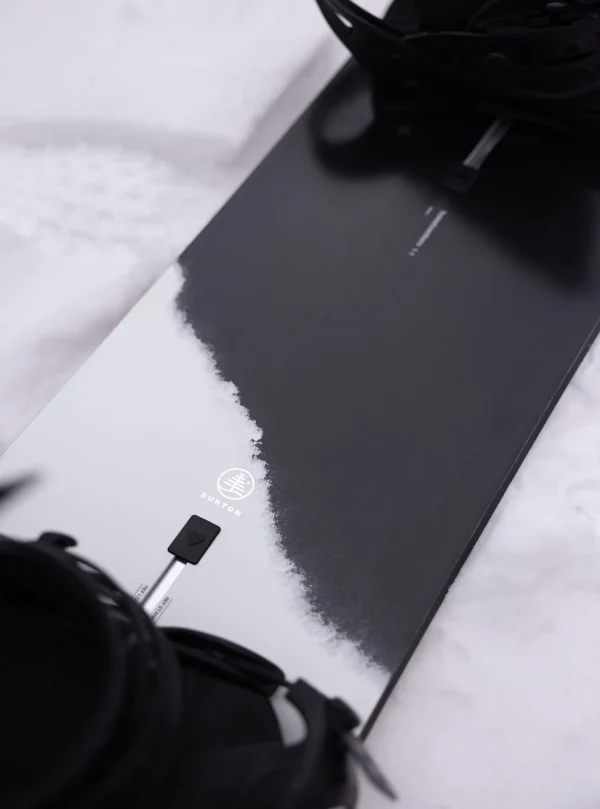 Burton Family Tree Hometown Hero Camber Snowboard