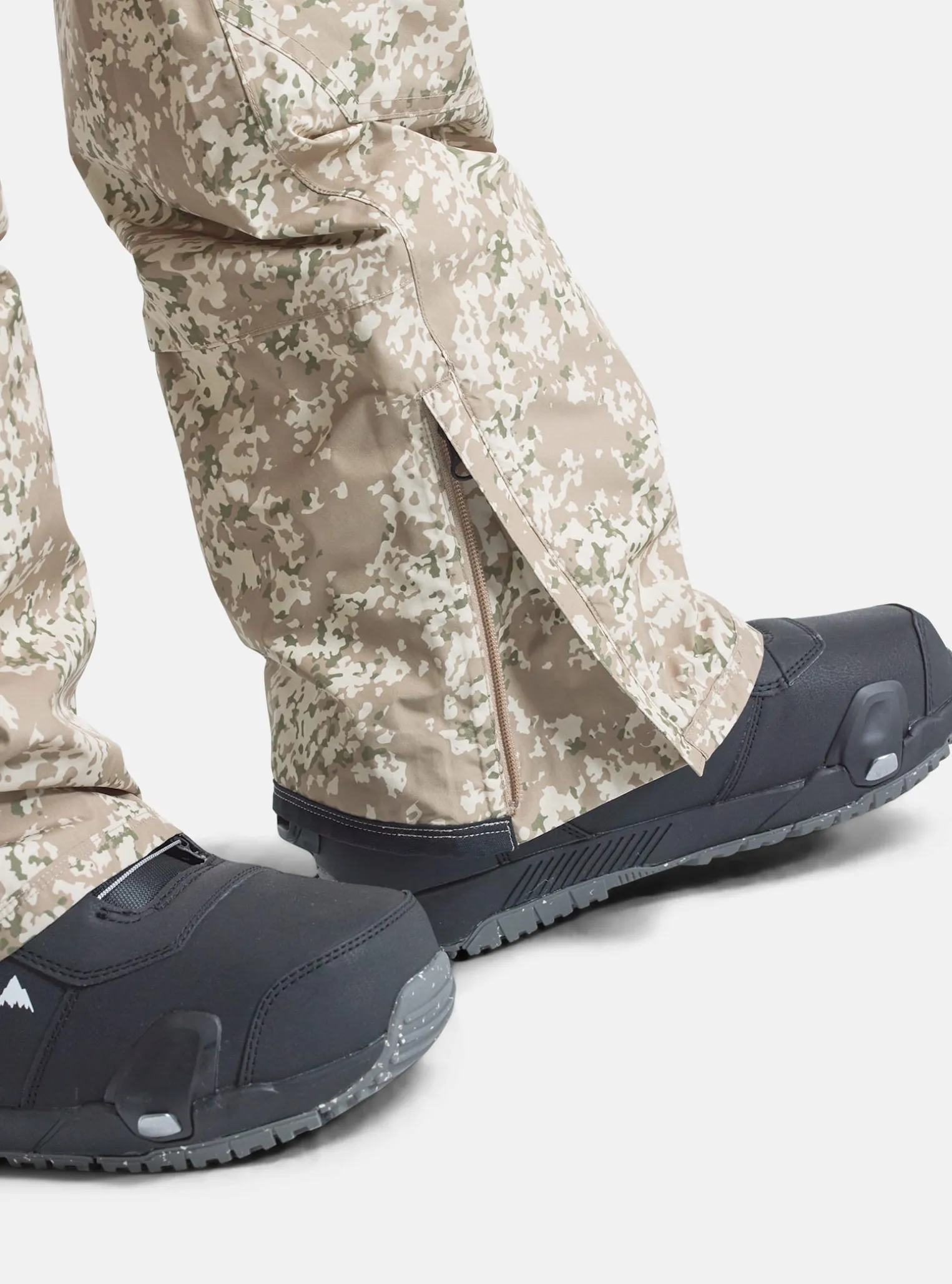 mens_burton_reserve_goret_5.webp Men's Burton Reserve GORE‑TEX 2L Bib Pants